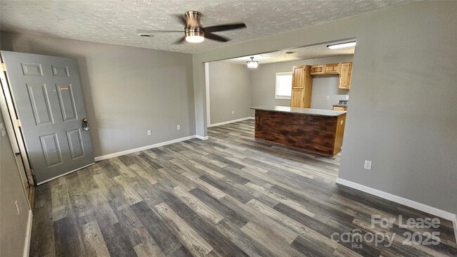 Building Photo - 355 Round Knob Church Rd