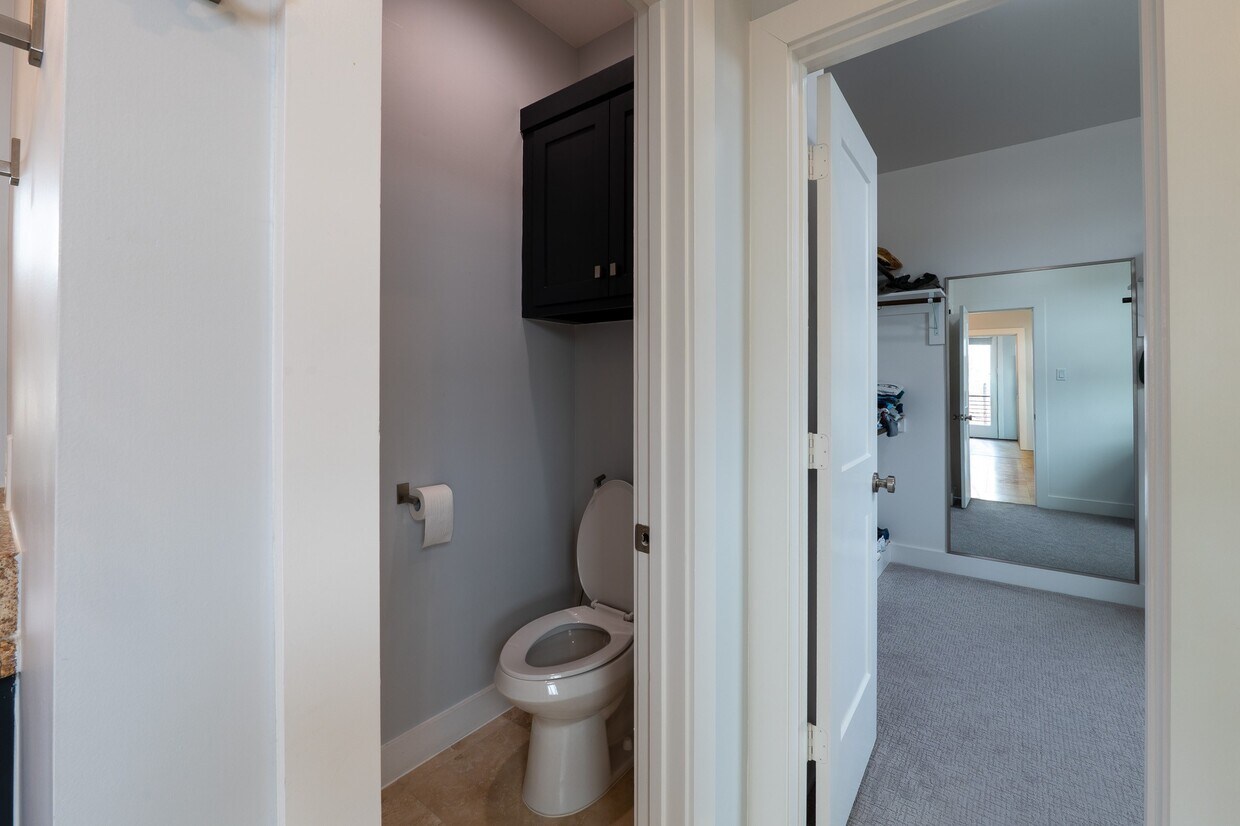 Foto del edificio - 1318 Reinerman St