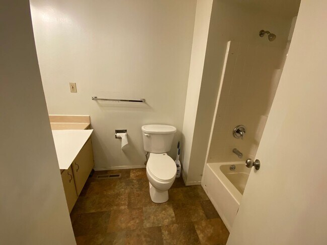 Foto del edificio - 109 Aspen Cir