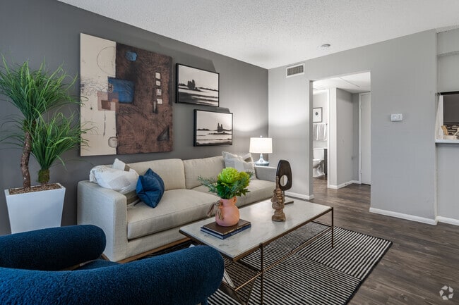 1HAB, 1BA - 600 ft² - Avila