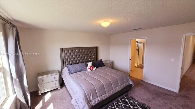 Foto del edificio - 2647 E Lake Pointe Dr