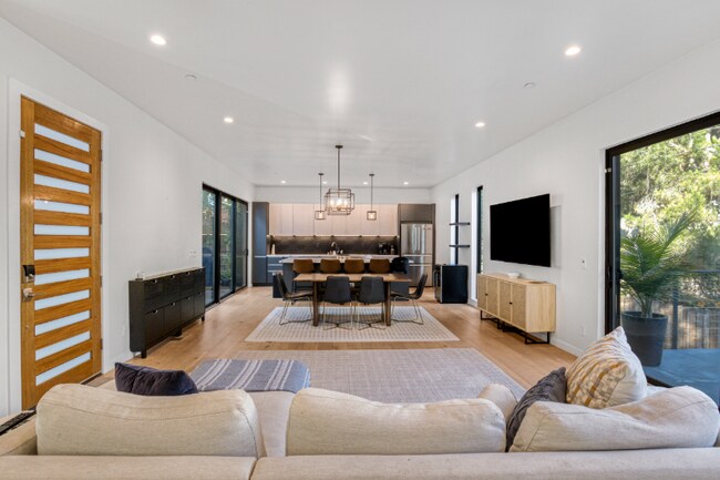 Foto del edificio - 4852 Seldner St E