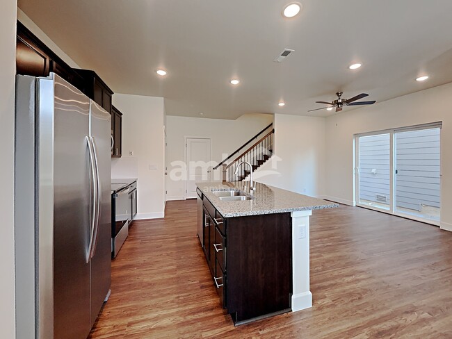 Foto del edificio - 23391 SE Dogwood St