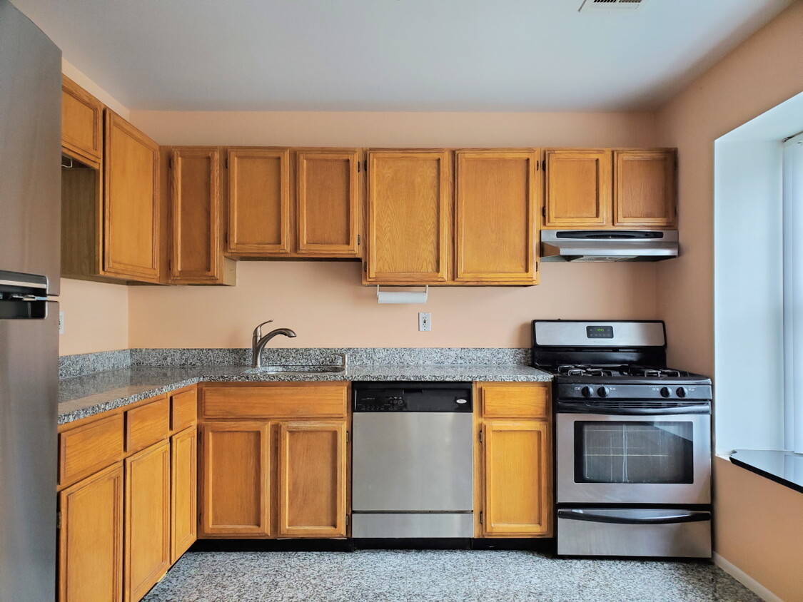 Kitchen - 60 County Rd