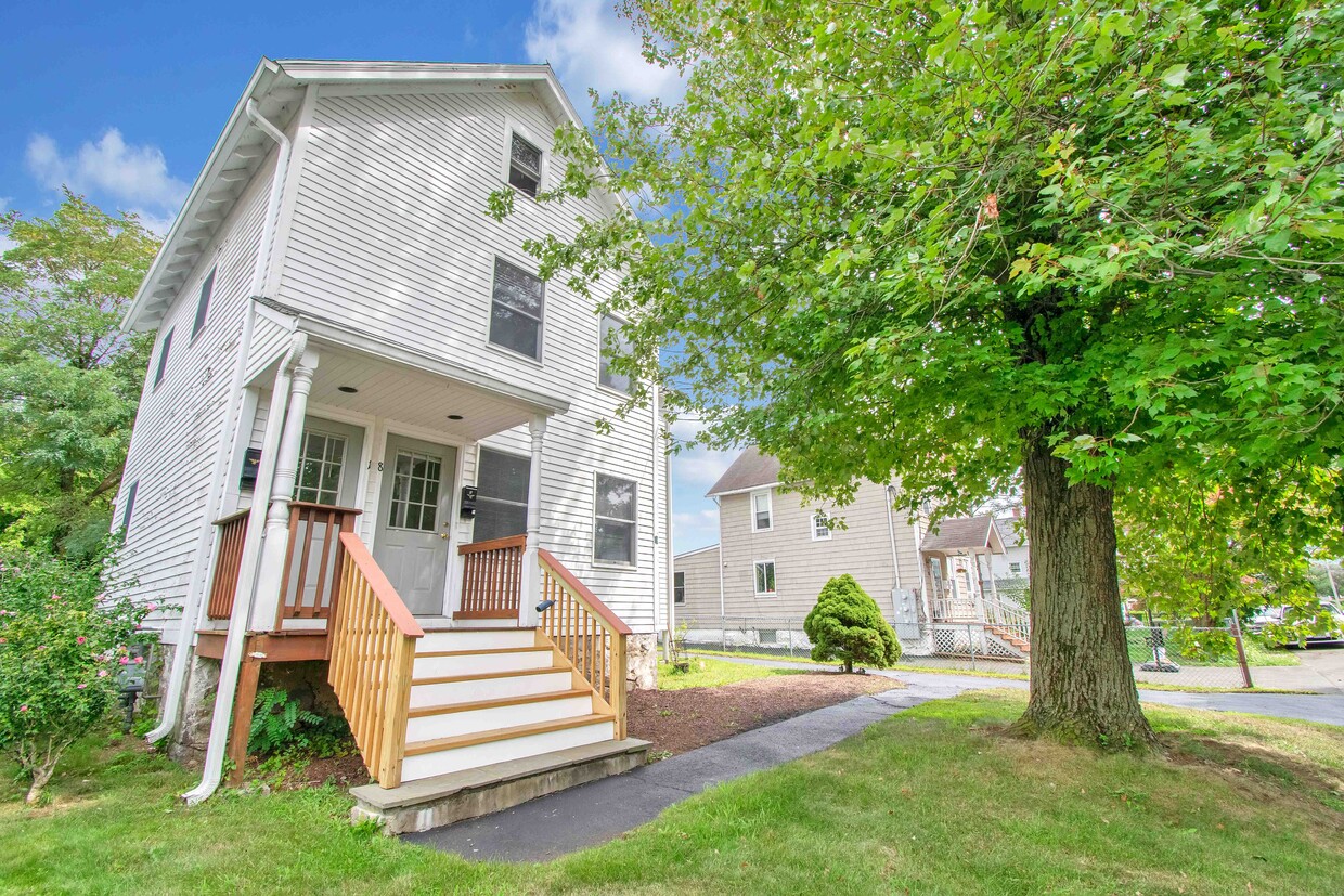 Primary Photo - 18 Ivy Pl