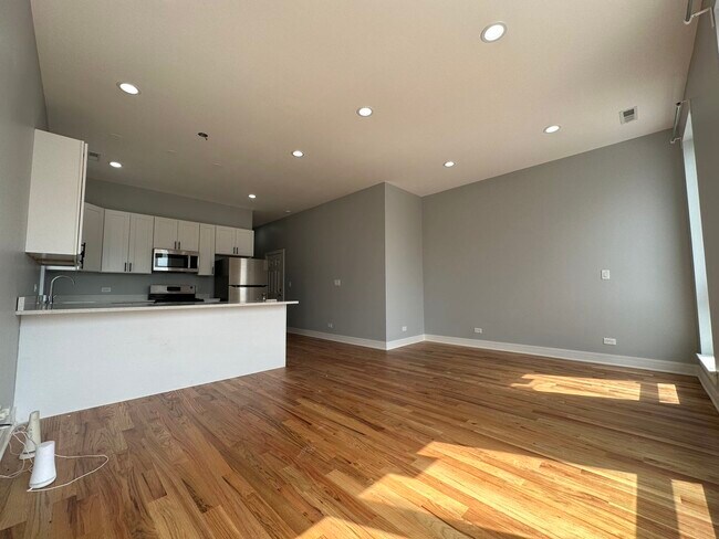 Foto del edificio - 2740 W Jackson Blvd