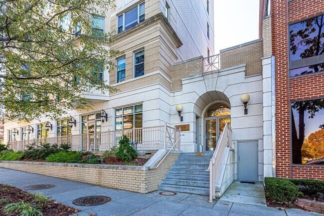 Foto del edificio - 2600 Pennsylvania Ave NW