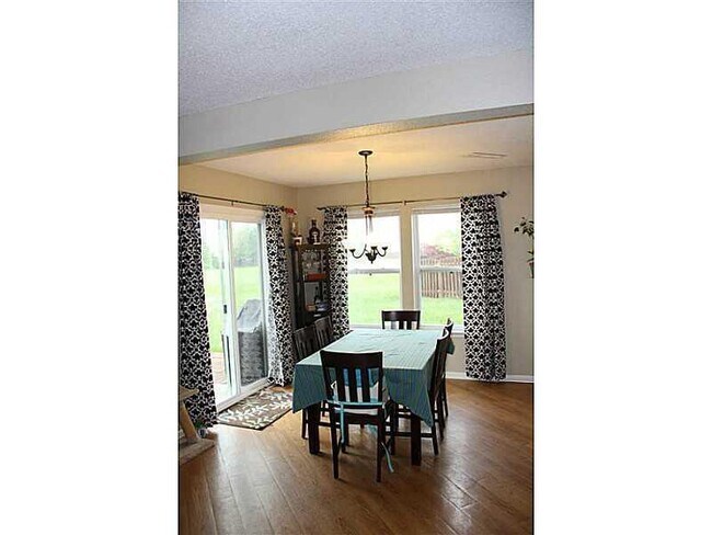 Building Photo - 14422 Forsythia Ln