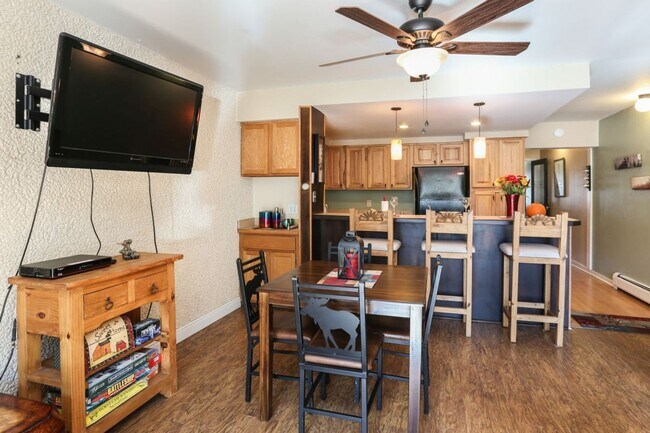 Foto del edificio - Walk to Main St and Gondola! Furnished! In unit sauna and amenities! Flexible lease terms!