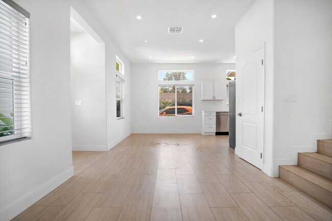 Foto del edificio - 22446 Criswell St