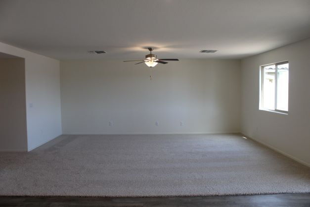 Building Photo - "Spacious 4-Bedroom with 2.5 Baths availab...