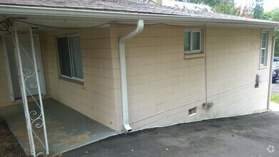 Building Photo - 2719 Avent Ferry Rd