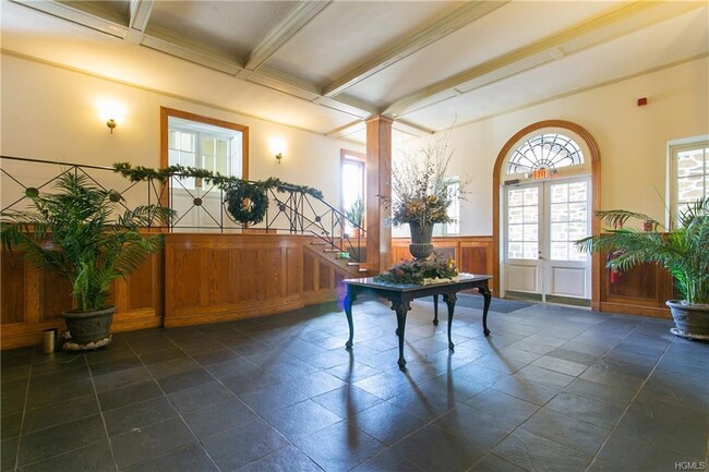Foto del edificio - 341 Furnace Dock Rd