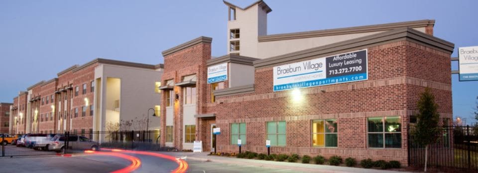 Primary Photo - Braeburn Village