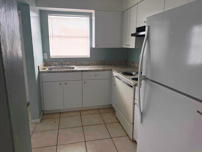 Foto del edificio - 3701 SW 59th Terrace