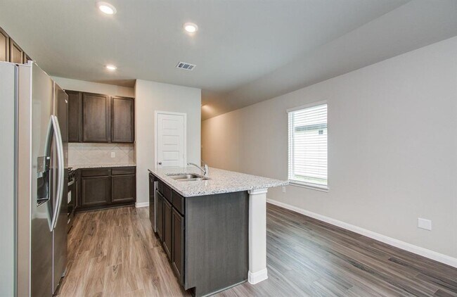 Foto del edificio - 5111 Shelby Katherine Dr