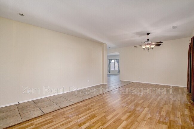 Foto del edificio - 41702 N Rabbit Brush Trail