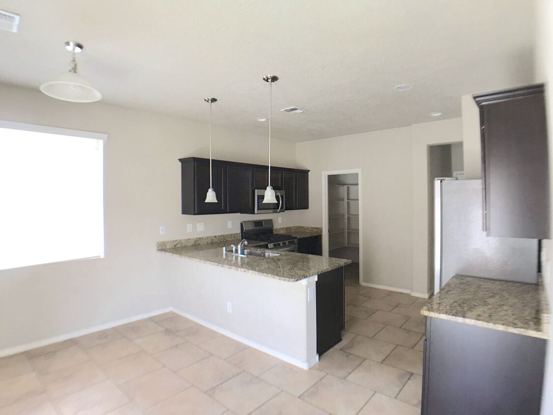 Primary Photo - Northern Rio Rancho 3 bedroom. Spacious Li...