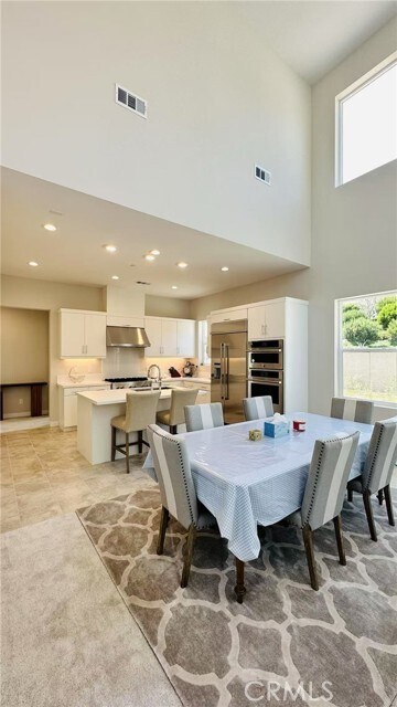 Building Photo - 151 Holliston