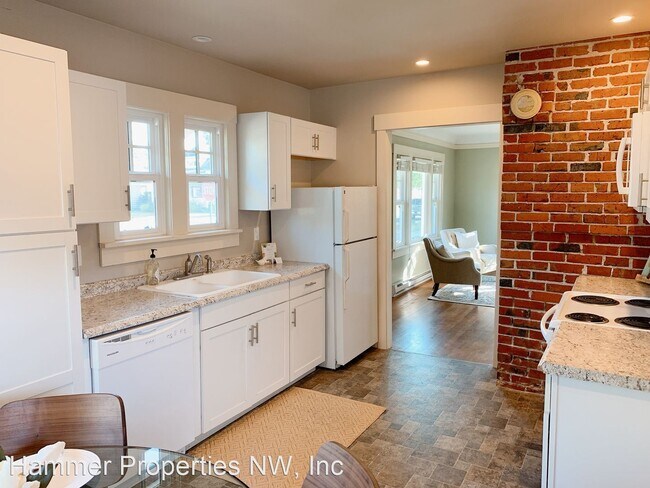 Building Photo - 3 br, 1 bath House - 2201 Washington Street