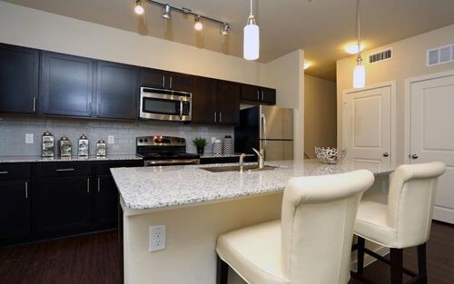 Foto principal - 304 E William Cannon Dr