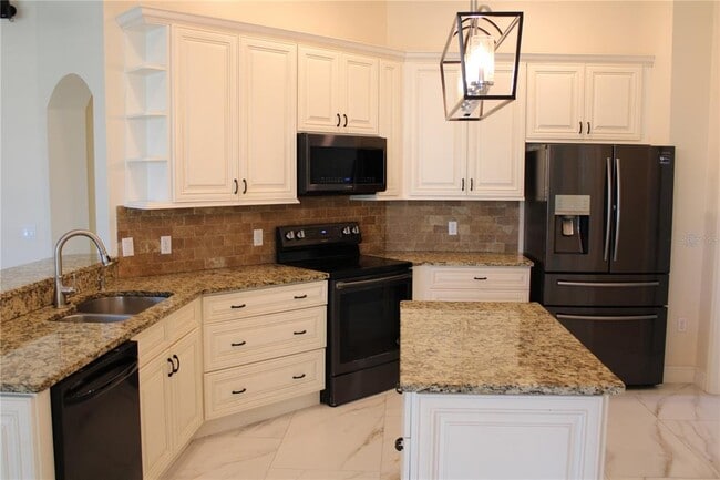 Building Photo - 4423 Useppa Dr