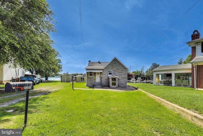 Foto del edificio - 8349 Bear Creek Dr