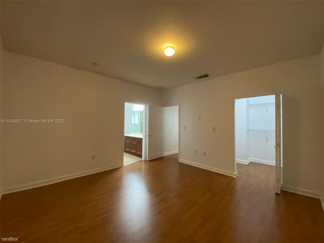 Foto del edificio - 4 br, 2 bath House - 3359 NE 3rd Dr