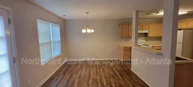 Building Photo - 304 Willow Way