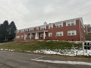 Building Photo - 910 McGuire Rd