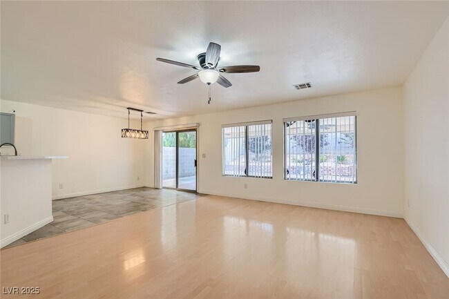 Foto del edificio - 9577 Brooks Lake Ave