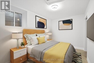 Building Photo - 2563 Dundas St W