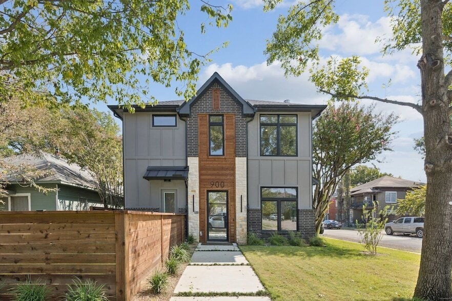 Primary Photo - 900 Haines Ave