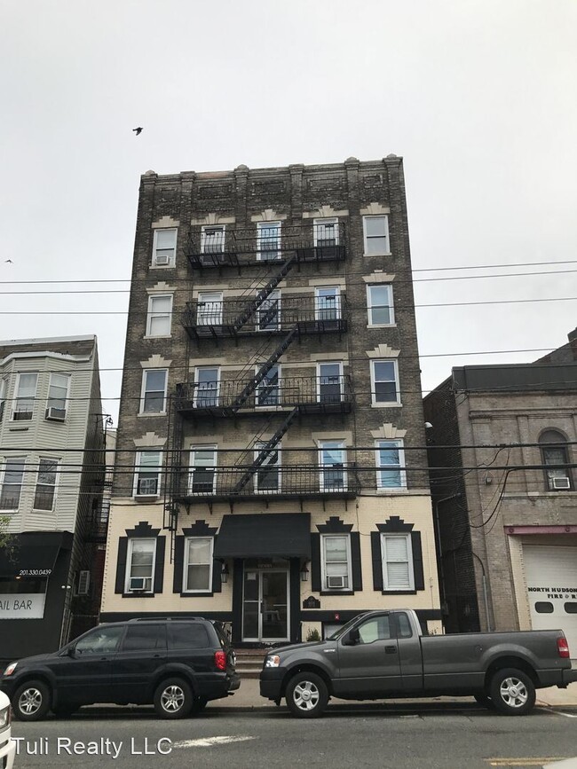 4614 Park Ave, Weehawken, NJ 07086 Apartment for Rent in Weehawken