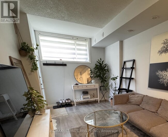 Building Photo - 1135 Cooke Blvd.