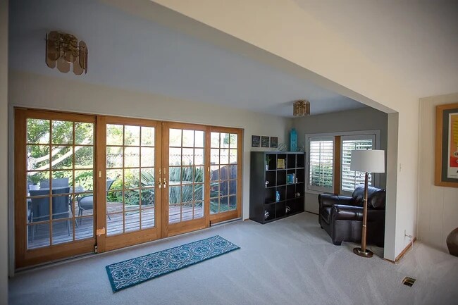 Foto del edificio - 7409 Fallenleaf Ln