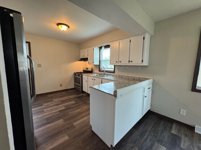 Foto del edificio - 6457 N 106th St