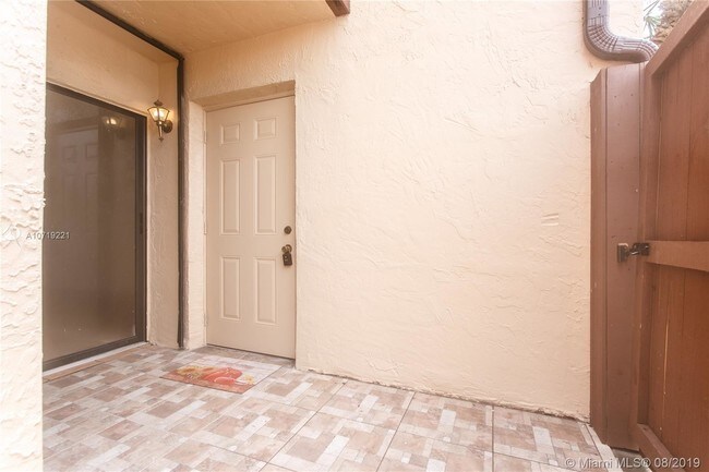 Foto del edificio - 6201 SW 116th Pl
