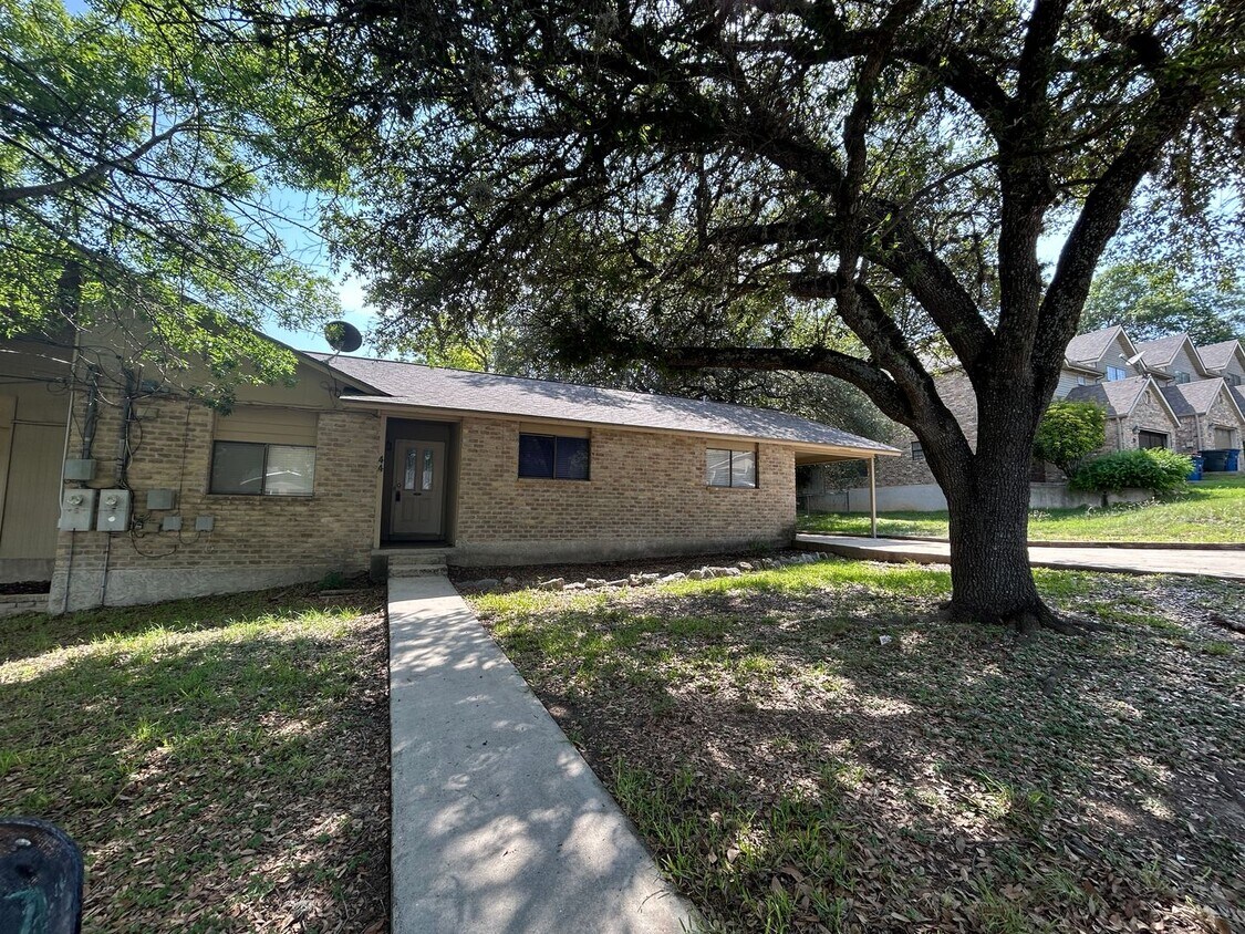 Primary Photo - Location!! 1 Mile to Landa Park / Close to...