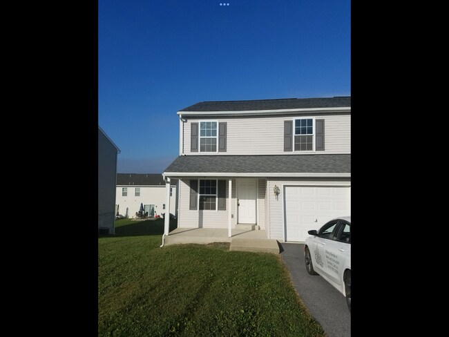 Foto del edificio - Lovely Muhlenberg Semi Detached!