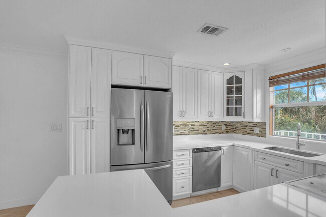 Foto del edificio - 705 Mainsail Cir