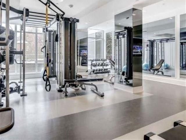 Building Photo - 6 Parkwood Av