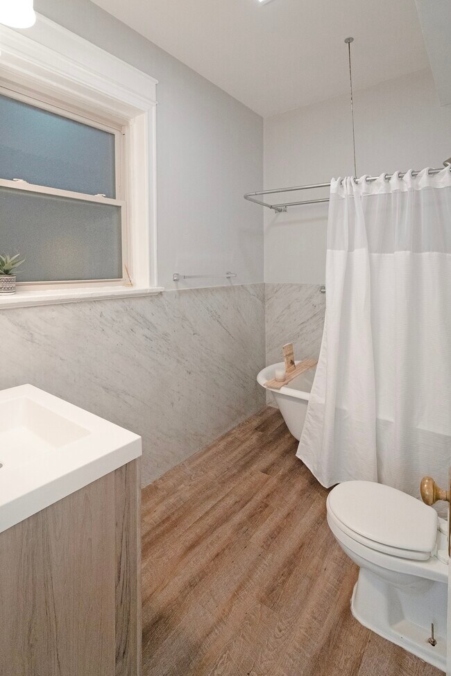 Foto del edificio - 4512 Westminster Pl