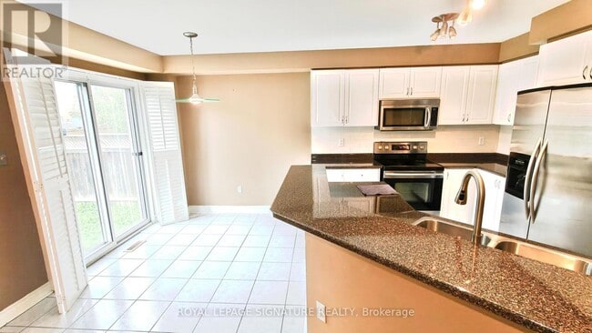 Building Photo - 5967 Manzanillo Crescent