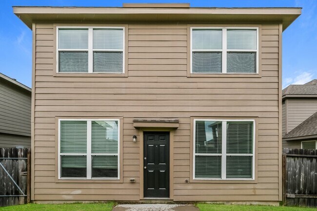 Building Photo - 18631 Paddys Crk Trl