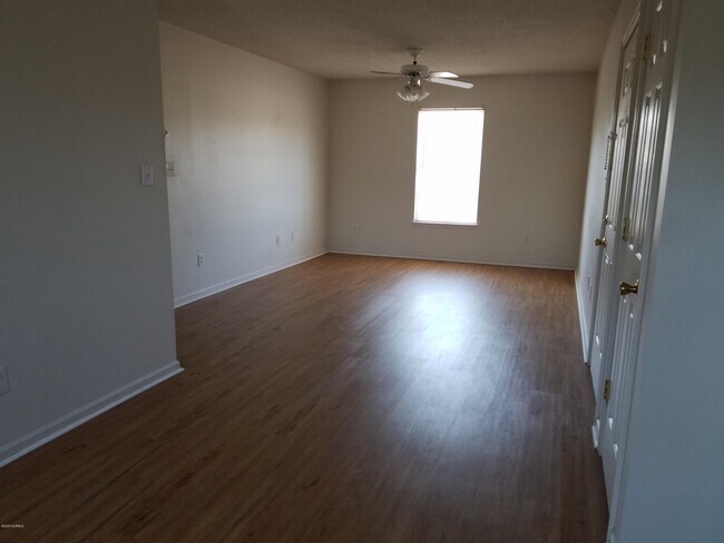 Building Photo - 1000 Hammock Ln