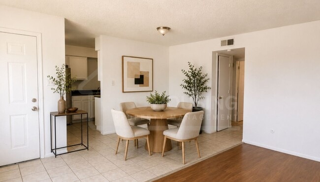 Building Photo - Practical 2-Bedroom Living in Northeast Albuquerque
