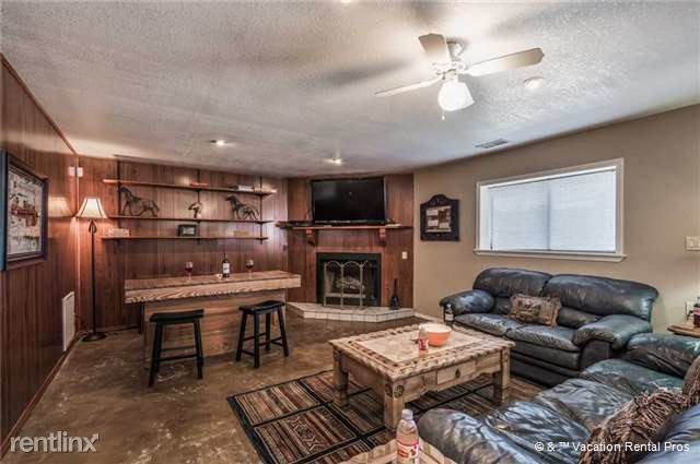 Building Photo - 105 Bogie Ln