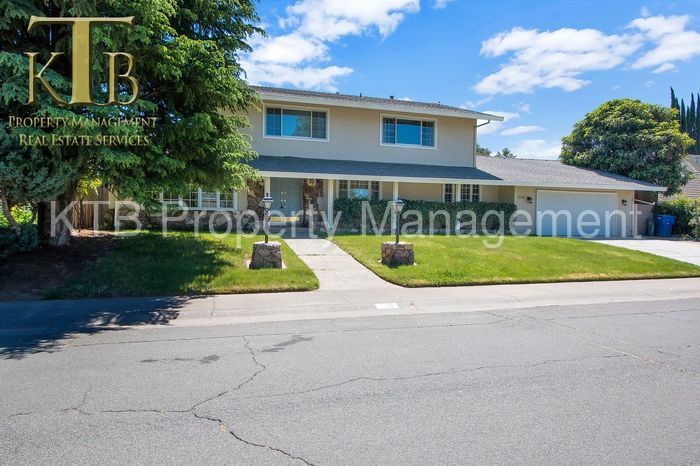 Primary Photo - 115 Breckenwood Way