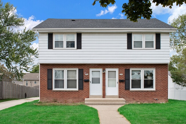 Building Photo - 3769 S 88th St